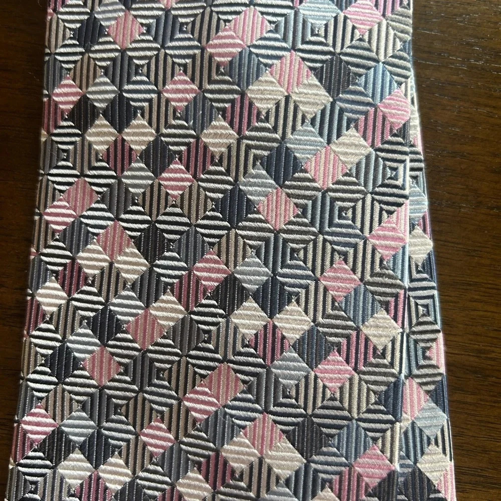 Peacock Brand Pure Silk Men’s Tie - Picture 3 of 3